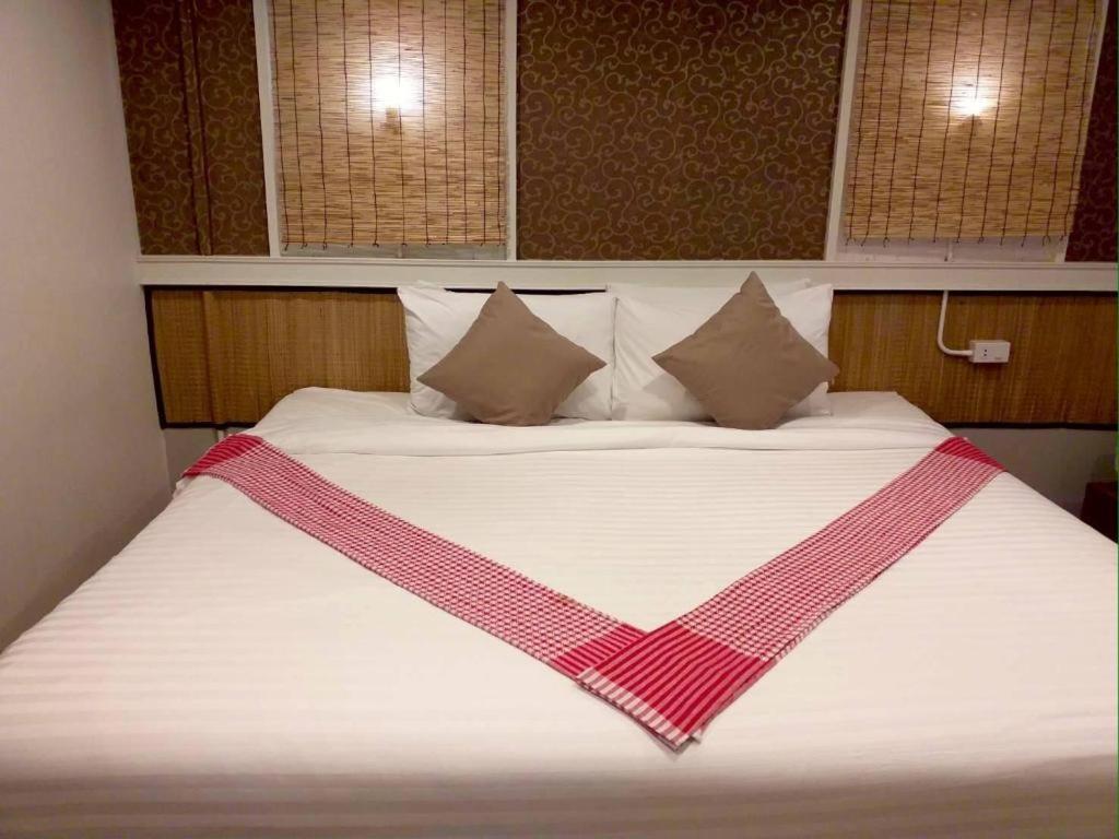 Thousand-Ten Thousand Hotel Bangkok Extérieur photo